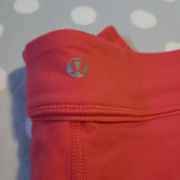 Lululemon yoga pant size 4 - Picture 3 of 8
